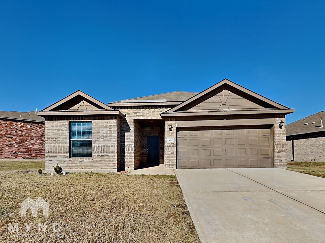 Foto principal - 421 Micah Ln