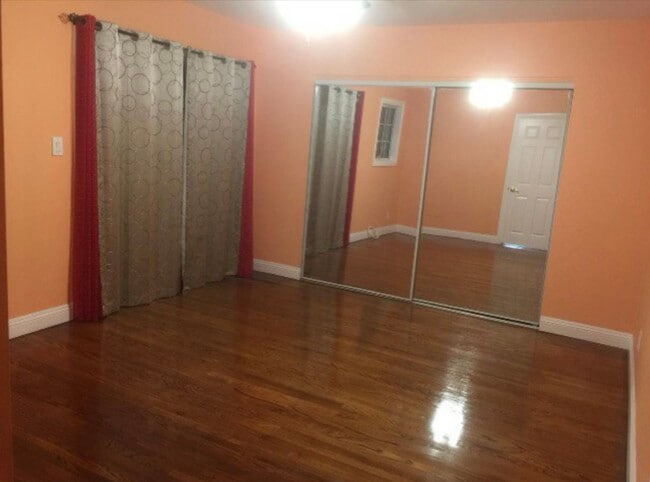 Building Photo - 5115 Canoga Ave