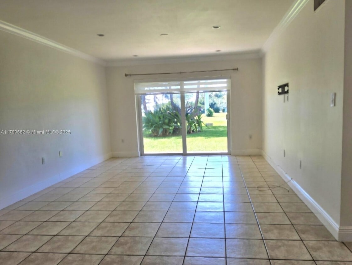 Primary Photo - 7480 Miami Lakes Dr