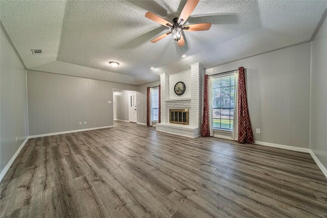 Building Photo - 408 Shoreview Dr