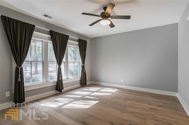 Building Photo - 2854 Haven Ln