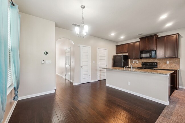 Building Photo - 412 Lossie Ln