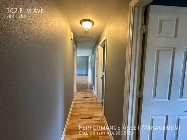 Building Photo - Gorgeous 3bd single family home in Slinger