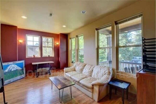 Foto del edificio - 10516 20th Ave NE