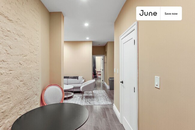 Building Photo - 23 E 109th St