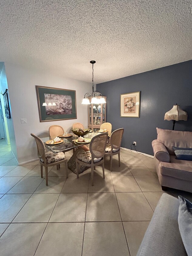 Foto principal - 5800 Fernley Dr W