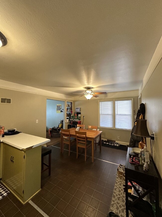 Foto del edificio - 4 Bed 2 Bath close to UWEC and downtown! A...