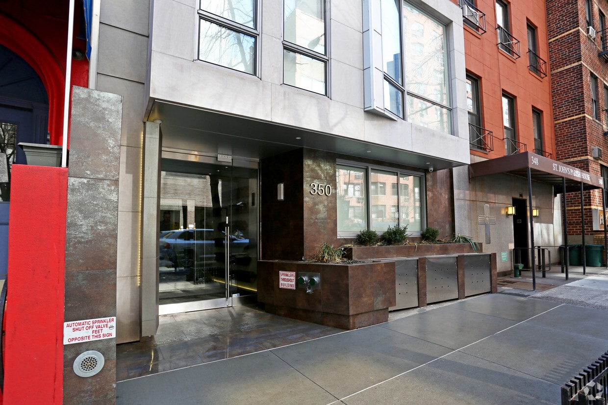 Building Photo - 350 E 55th St