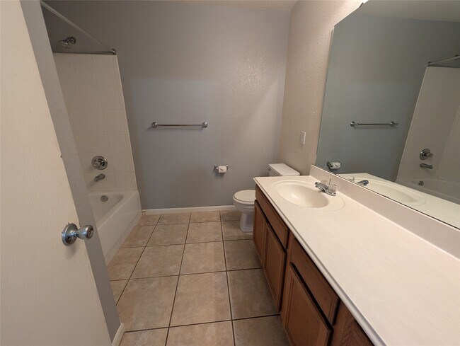 Foto del edificio - 8235 Wooded Terrace Ln