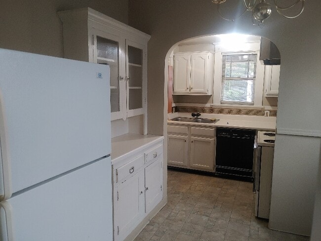 Photo - 2300 Elzey Ave Apartment