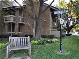 Building Photo - 10718 Park Village Pl