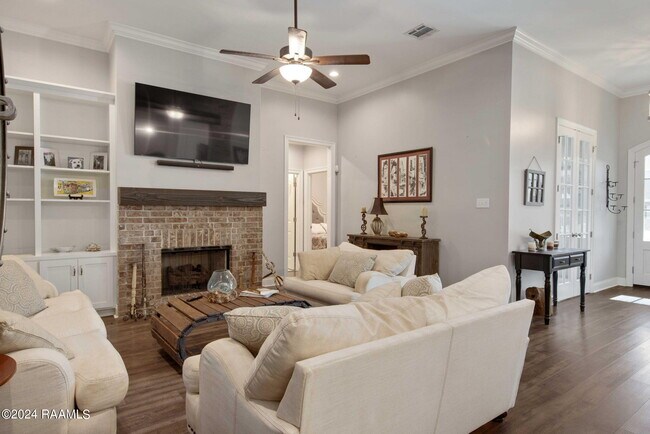 Building Photo - 205 Belle Maison Dr