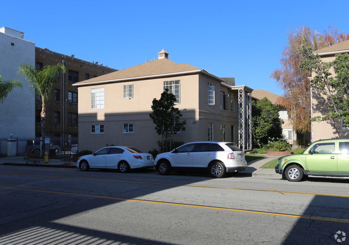 Primary Photo - 123-129 N Jackson St