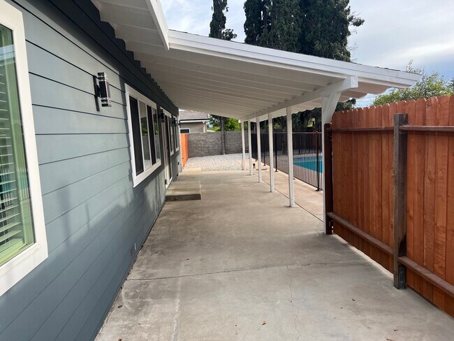 Foto del edificio - 8941 Balboa Blvd