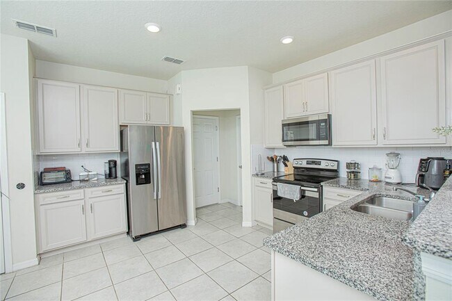 Foto del edificio - 3851 Plainview Dr