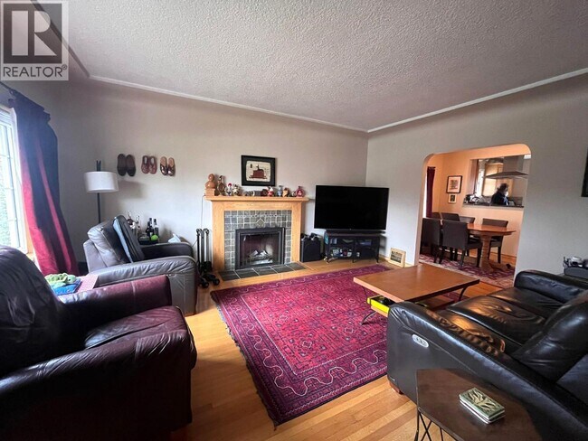 Photo du bâtiment - 128 W 20th Ave