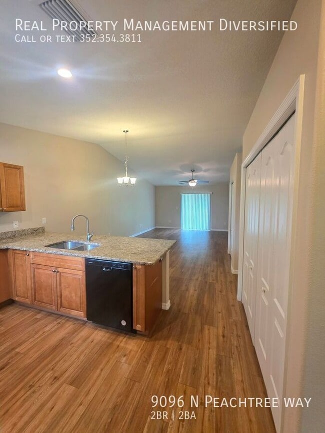 Foto del edificio - 9096 N Peachtree Way