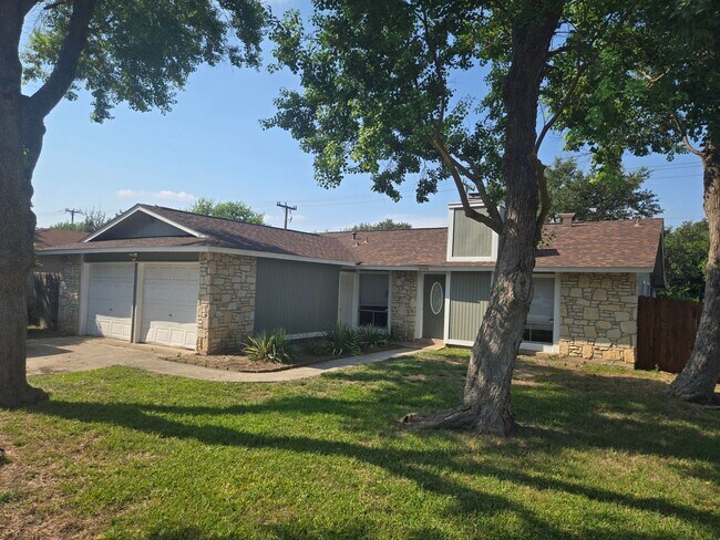 Building Photo - 4 Bedroom Single Family Home in San Antonio