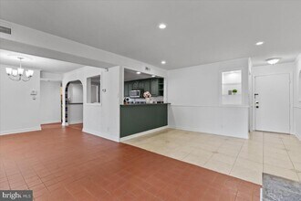 Building Photo - 202 Buckingham Ln