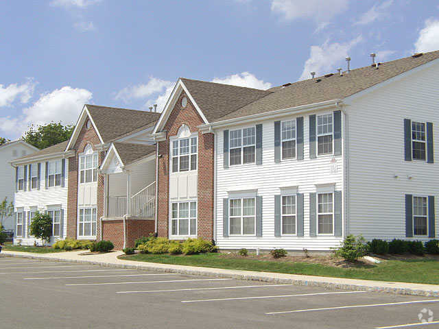 Community - Hidden Creek Apartments