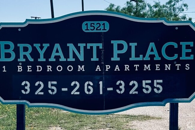 Building Photo - Bryant Place