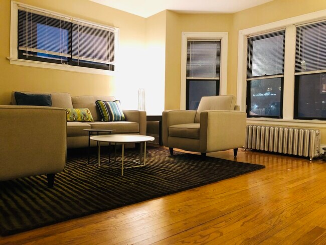 Foto del edificio - 2135 Ridge Ave