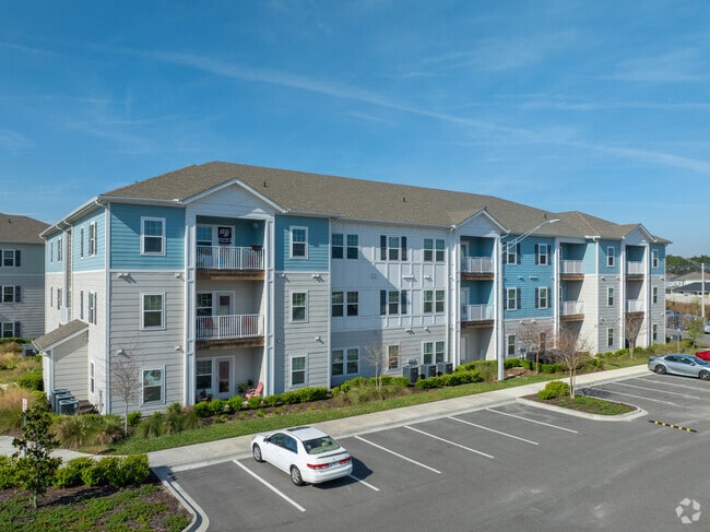 Building - Argyle Lake at Oakleaf Town Center