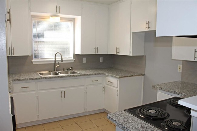 Foto del edificio - 4975 E Hwy 71