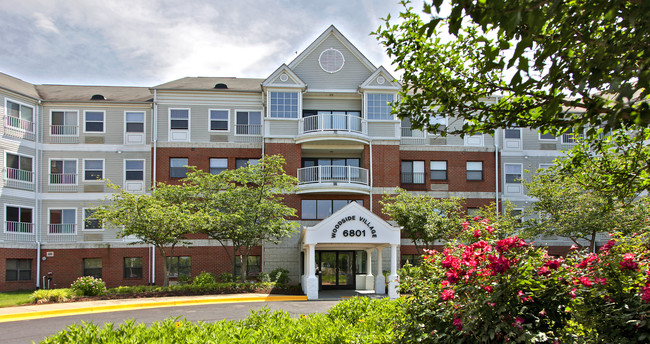 Foto del edificio - Woodside Village 55+ Apartments