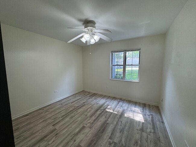 Building Photo - 458 N Lake Shore Dr