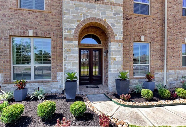 Building Photo - 7527 Langley Rd