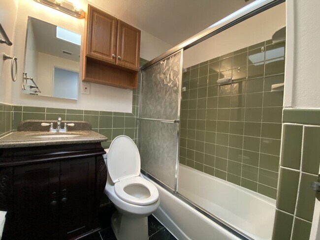 Foto del edificio - ***MOVE IN SPECIAL!!!*** Charming Serra Me...