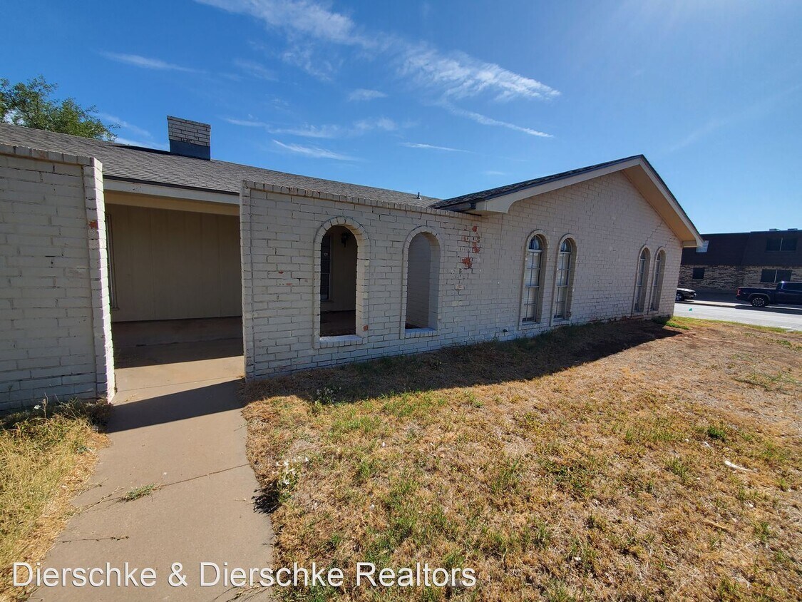 Primary Photo - 3 br, 2 bath House - 2702 Sunset Dr