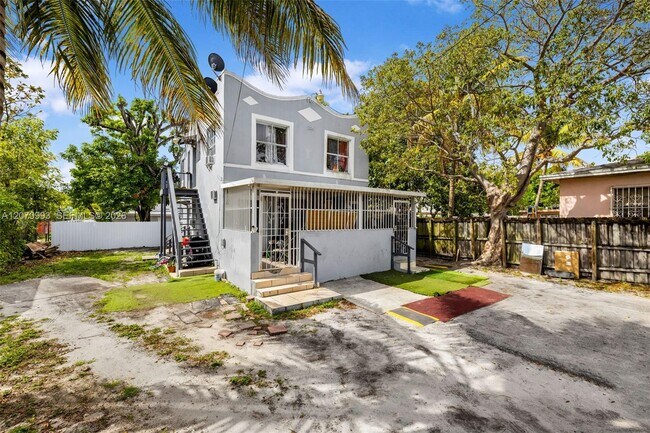Foto del edificio - 1236 NW 28th St