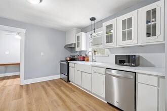 Building Photo - 304 Bomar St