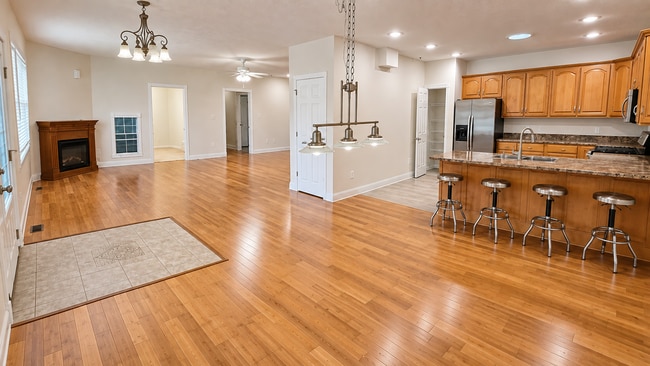 Building Photo - 5914 S Glenview Dr