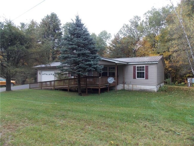 Building Photo - Country 3 Bedroom / 2 full Bath Doublewide...