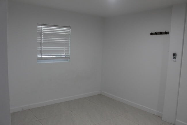 Building Photo - 4434 Venus Ave