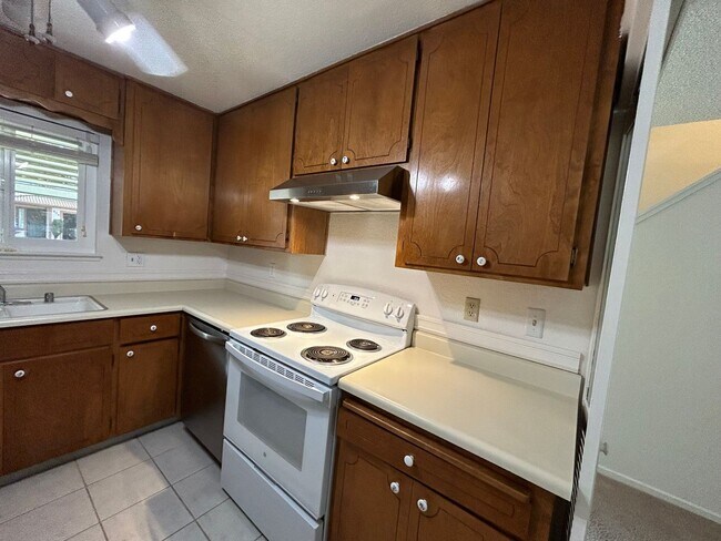 Building Photo - 829 Pennington Pl