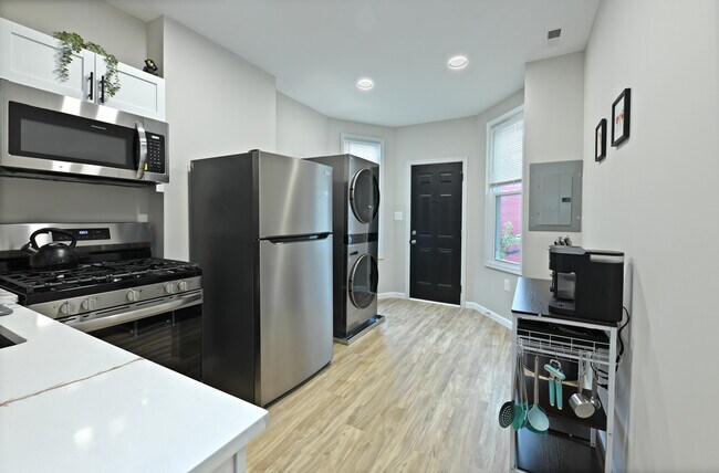 Foto del edificio - 3022 Auchentoroly Ter