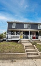 Building Photo - 115 Pine St