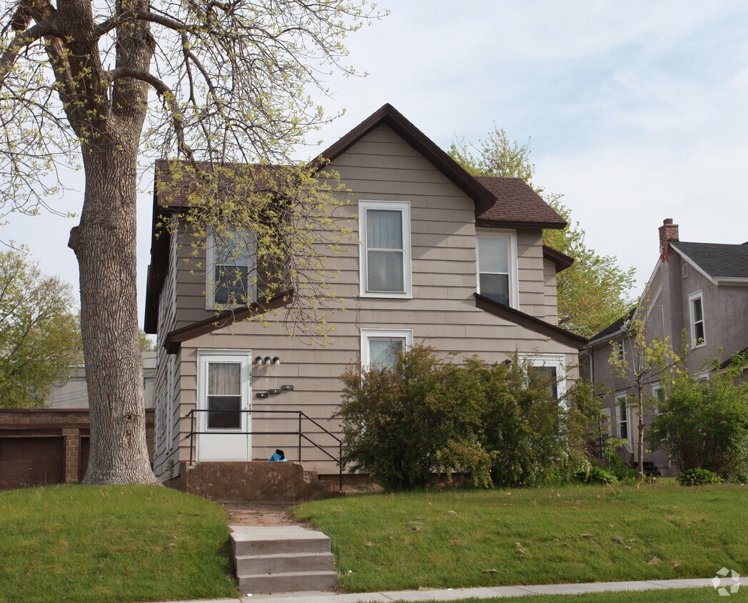 Building Photo - 608-610 Wisconsin St