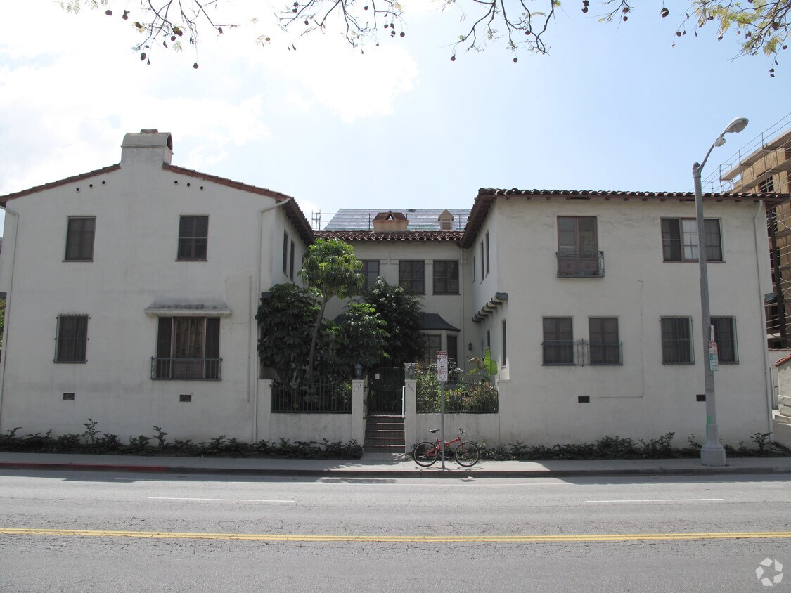 Building Photo - 5604 W 6th St