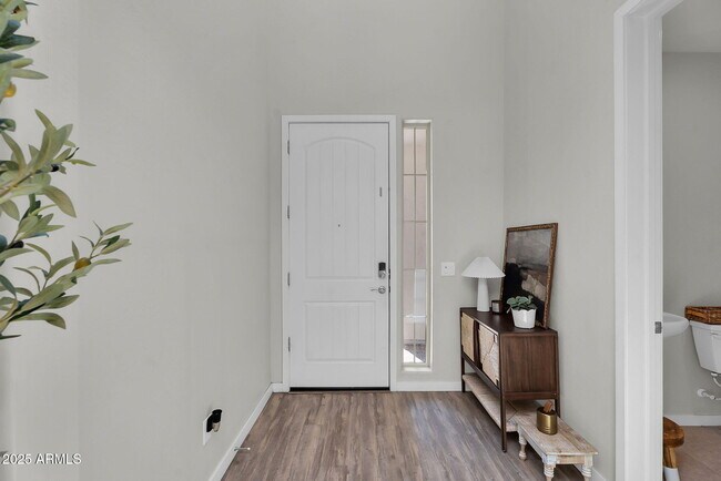 Building Photo - 9418 E Theia Dr