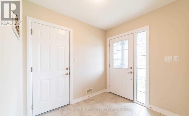 Building Photo - 122 Monarch Woods Dr