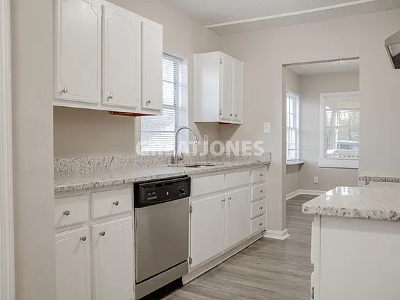 Foto del edificio - 760 Hopkins Dr