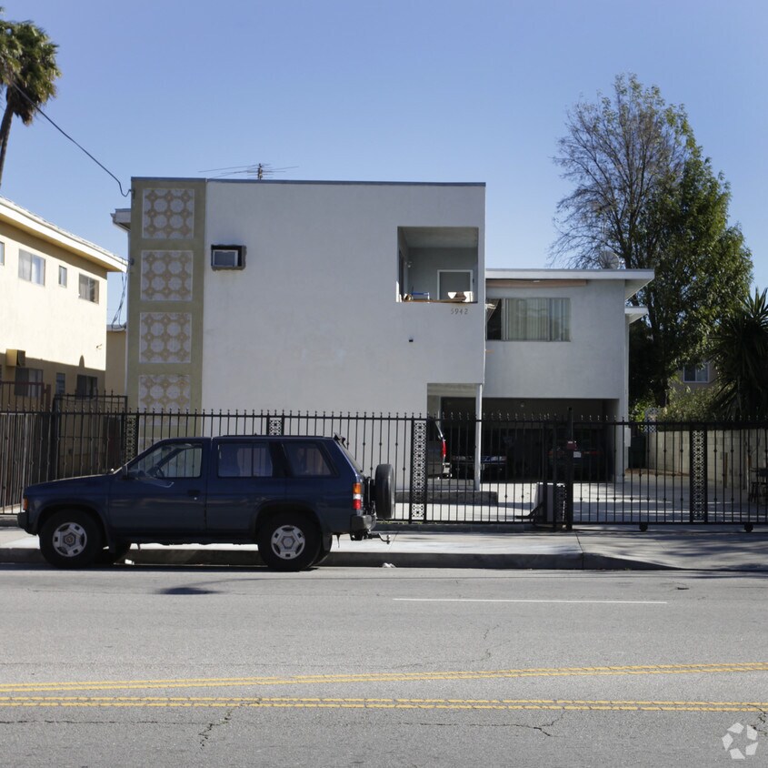 Foto del edificio - 5942 Whitsett Ave