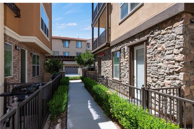 Foto del edificio - 23 Quinn Way