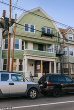 Building Photo - 264 Garside St