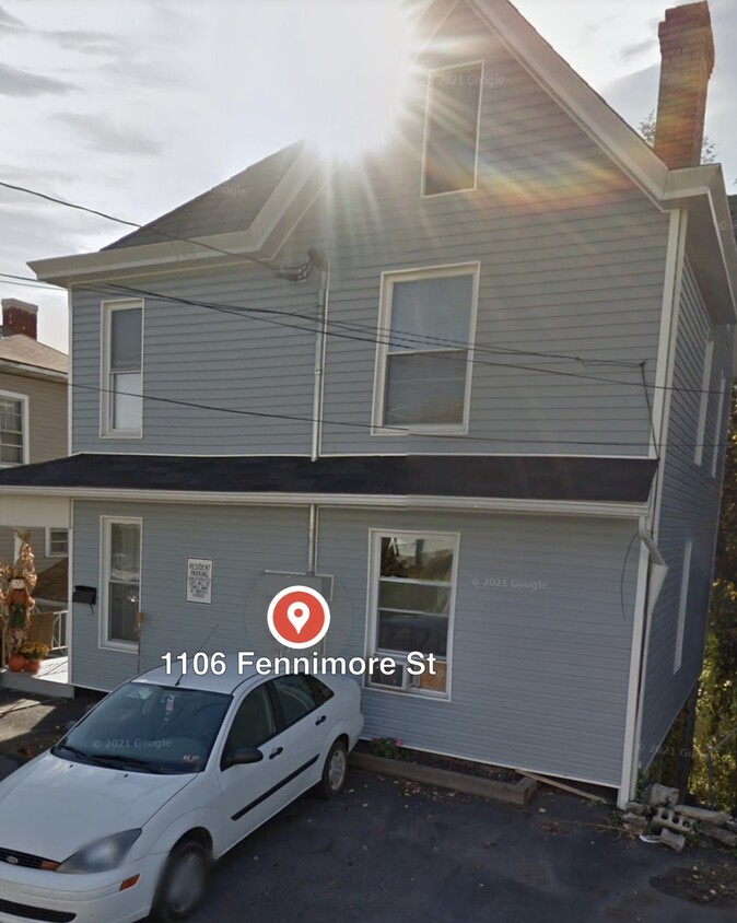 Upstairs 2 Bedroom Unit - 1106 Fennimore St
